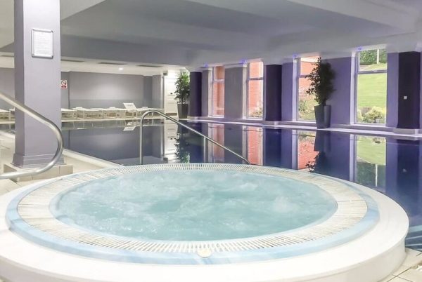 4* Essex Spa Break At Greenwoods Hotel- Spa Treatment & Breakfast For 2- Gifting Exclusive | Wowcher