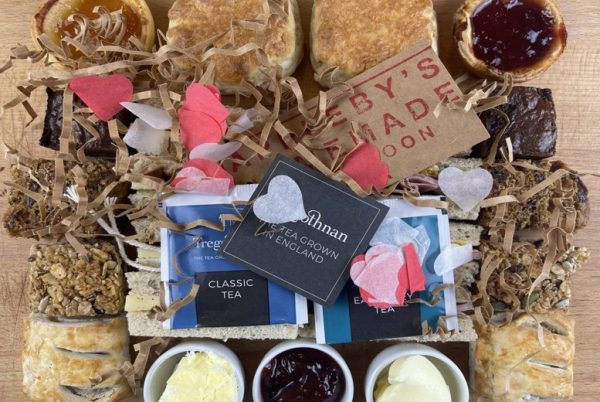 Afternoon Tea Hamper - Bubbly Option - For 2 - Nationwide Delivery | Wowcher