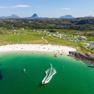 Beachside Highlands Glamping Pod: Bubbles & Hamper For 2 - Pod Upgrade Option! | Wowcher