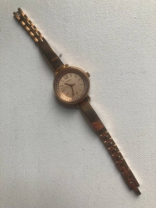 Beautiful Gold Tone Fossil Watch With Diamante Surrounding The Face : Bq1202 / 251405