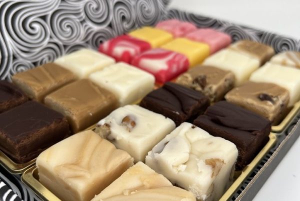 Fudge Hamper - 12 Flavours - Oooh Fudge | Wowcher