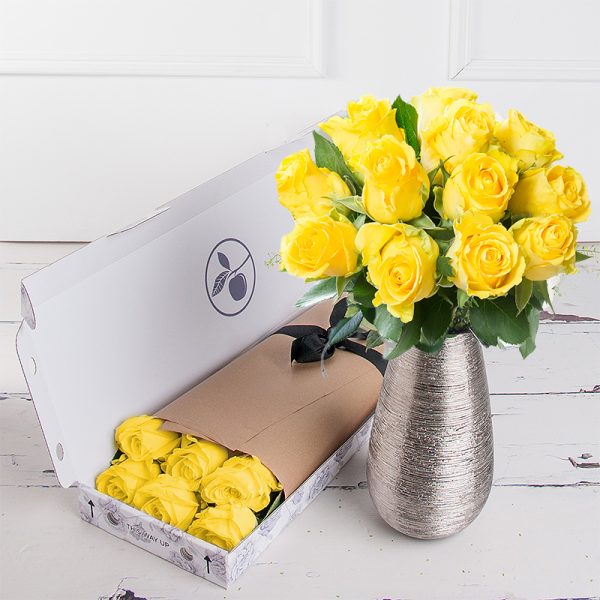 Letterbox 12 Yellow Roses