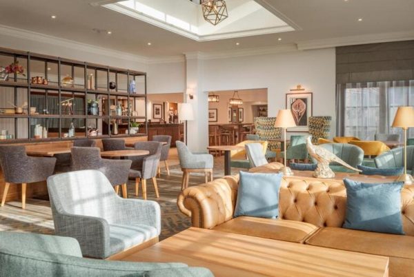 Price Drop: 4* Forest Pines Luxury Spa Day: Treatment, Lunch And Prosecco - Valid 7 Days - Great For Gifting! | Wowcher