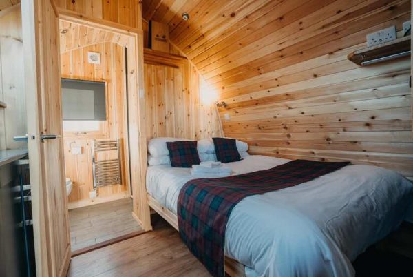 Scottish Glamping Break For 2: Prosecco & Breakfast Hamper - Private Hot Tub Option! | Wowcher