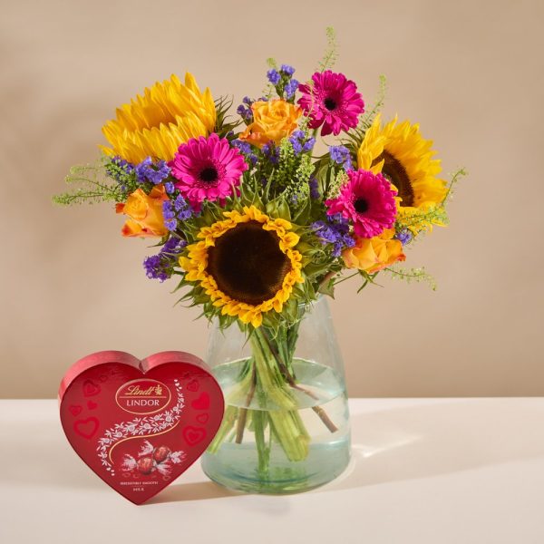 The Sunshine & Lindor Lindt Milk Chocolate Heart Box 200G Gift Set