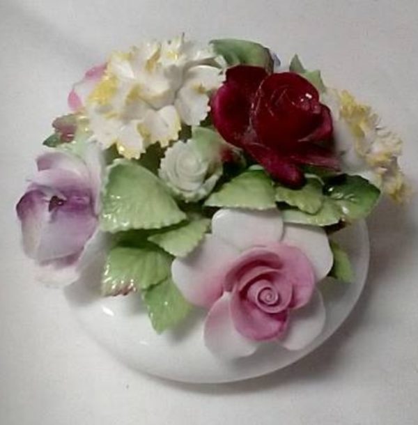 Vintage Royal Doulton Bone China Flower Bouquet. 10cm Diameter